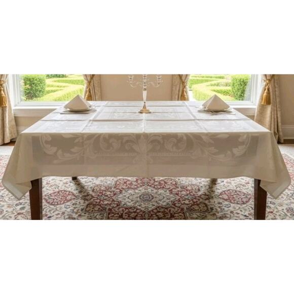VTG White Damask Metallic Home Dining Tablecloth & Napkins 49.5"x48.5" & 12"x12" - Picture 1 of 13